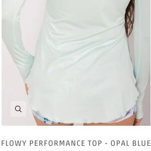 NWOT REELSKIPPER Flowy Performance Top - Teal - Small